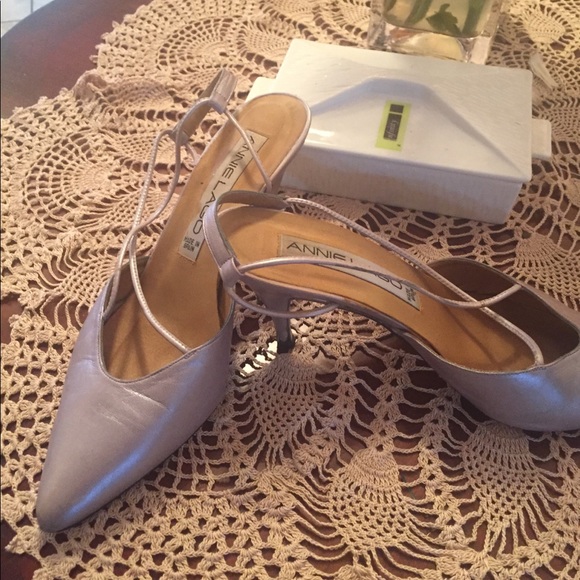 🎉2XHost Pick🎉Vintage bundled Silver Sling back pointy toe heeled shoes&clutch - Picture 3 of 7